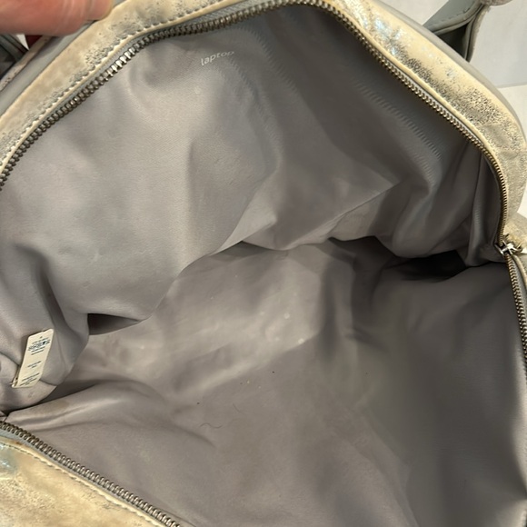 Lululemon Sweat Once A Day Bag Silver Metallic Yoga Gym Weekend Bag - Picture 10 of 16